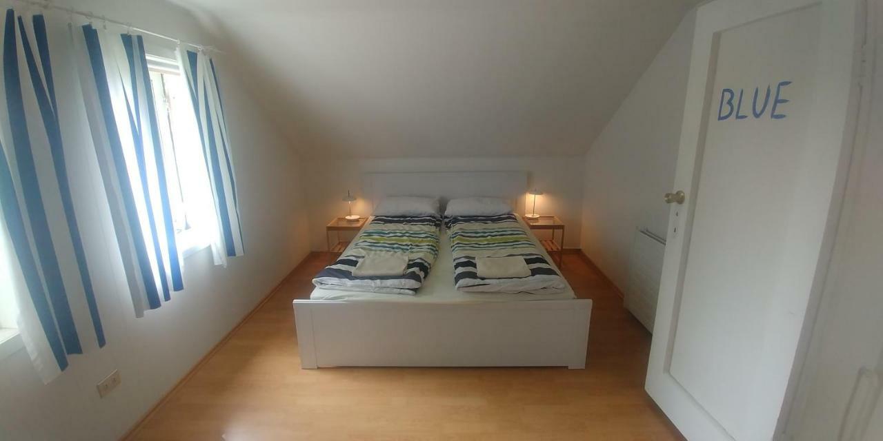 East Iceland Homestay Eskifjorthur Екстер'єр фото