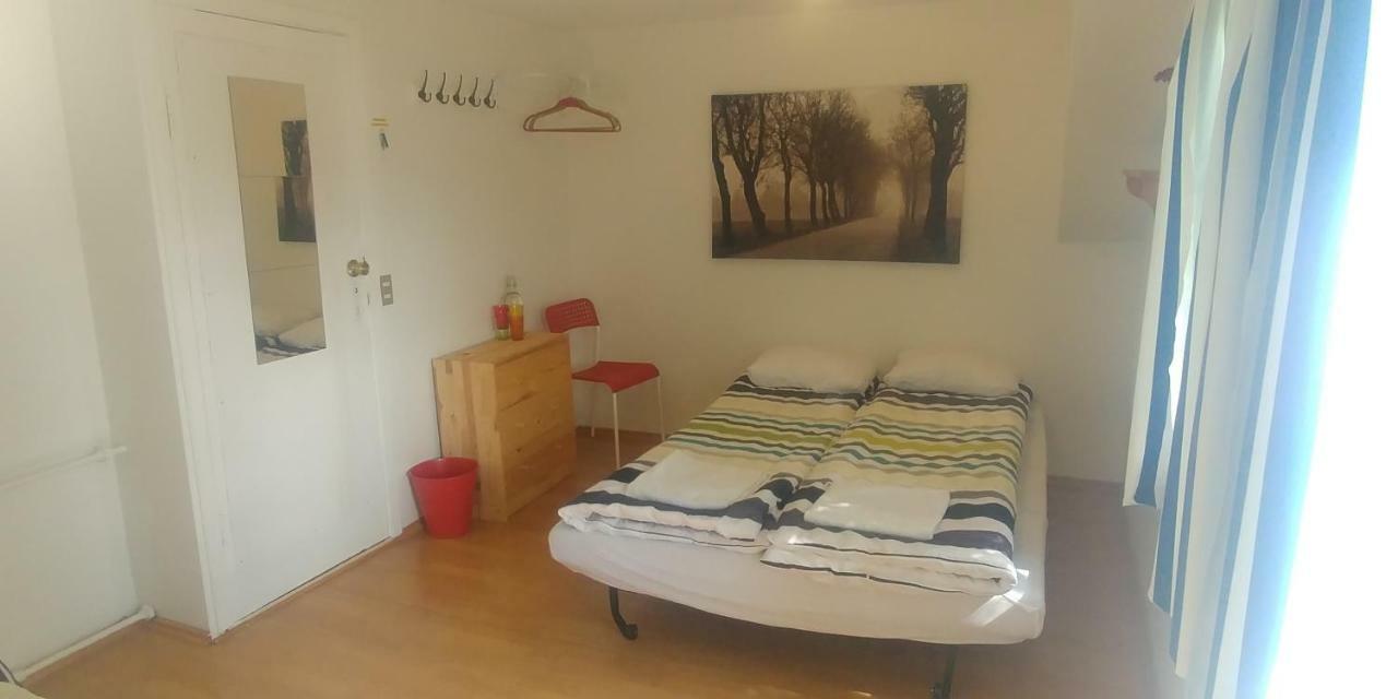 East Iceland Homestay Eskifjorthur Екстер'єр фото