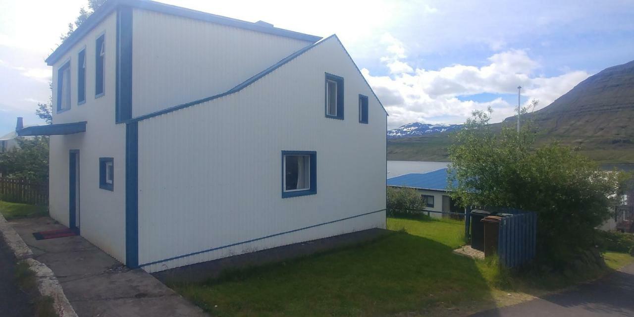 East Iceland Homestay Eskifjorthur Екстер'єр фото